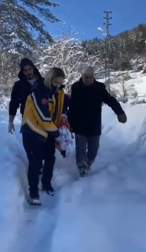 zorlu-yollar-asildi-evde-bakim-hastasina-zamaninda-mudahale