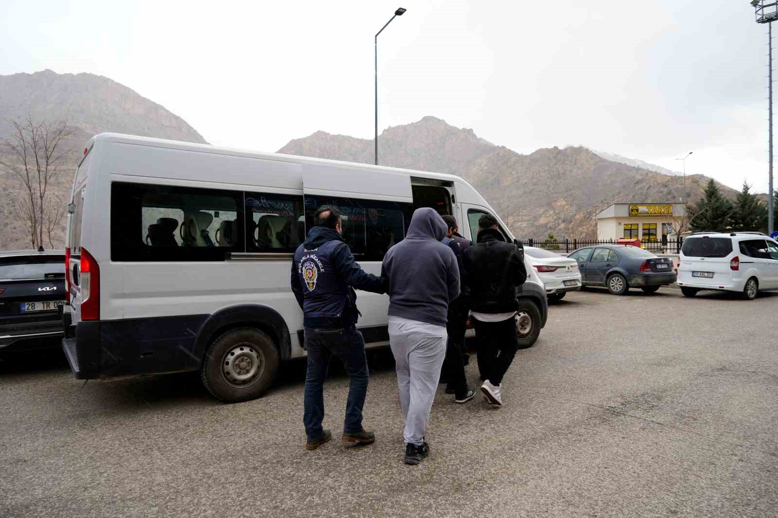 391-milyon-tllik-yasa-disi-bahis-agini-batan-kafe-ortaya-cikardi