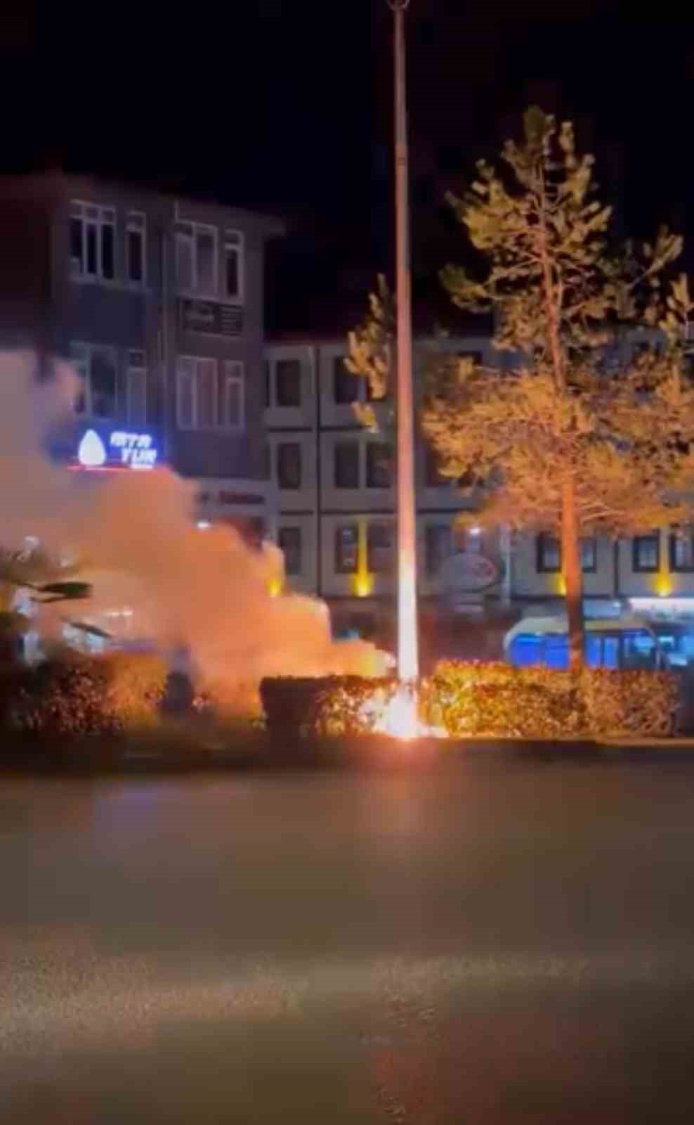 aydinlatma-direginin-kablolari-alev-aldi