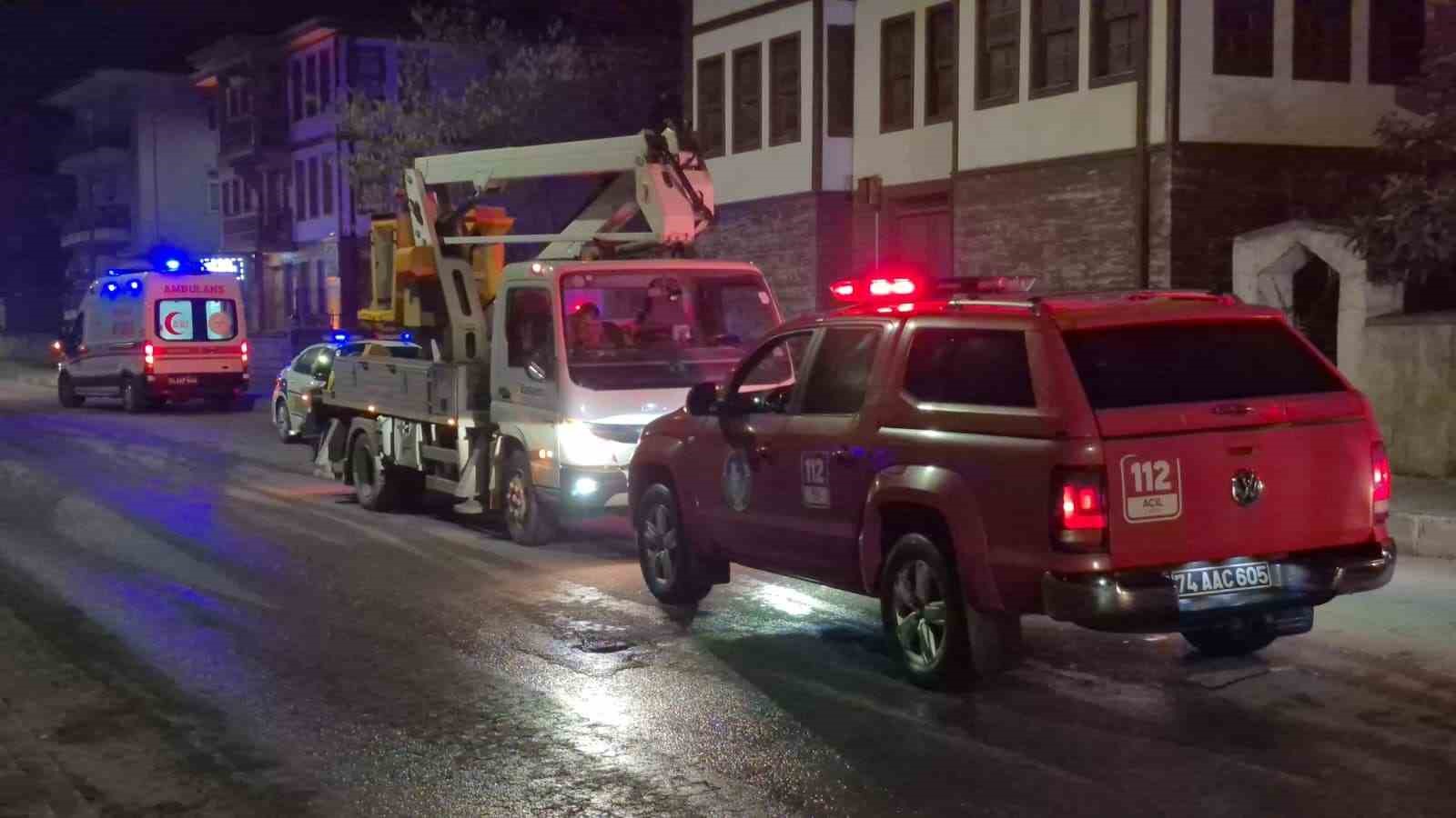 bartinda-2-katli-evde-yangin-panigi