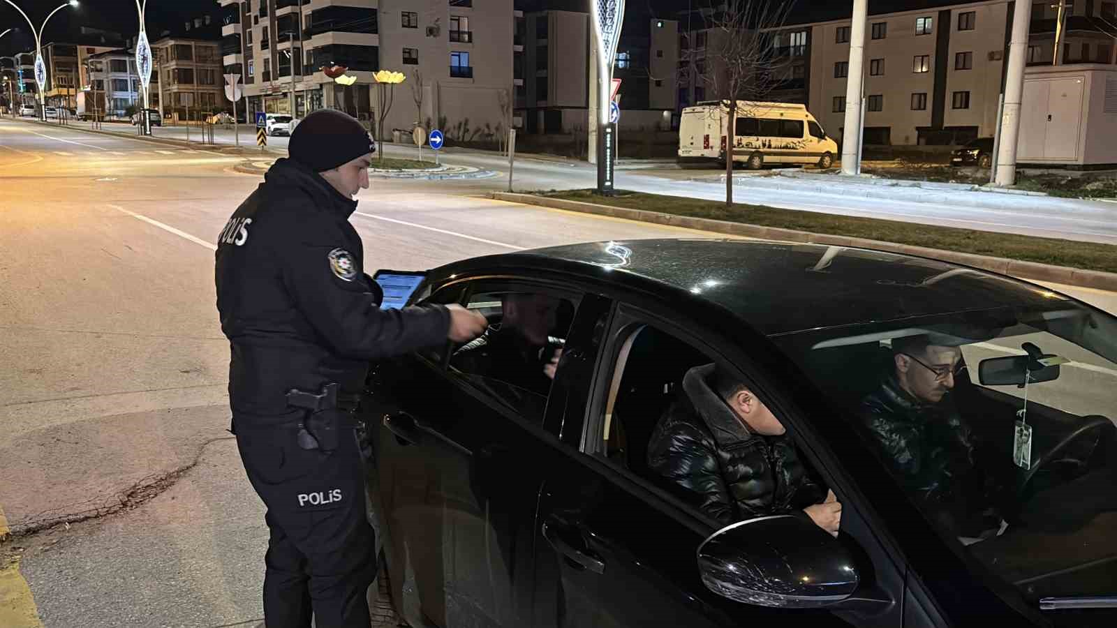 boluda-gece-saatlerinde-yuksek-sese-gecit-yok