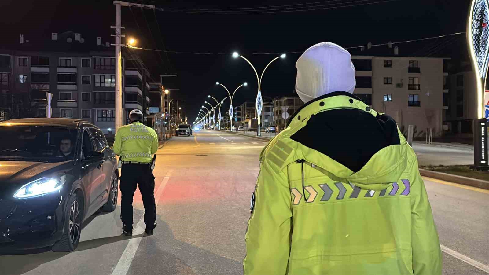 boluda-gece-saatlerinde-yuksek-sese-gecit-yok