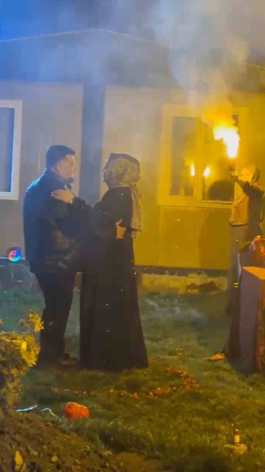 boluda-oto-kurtaricidan-gorulmemis-evlilik-teklifi