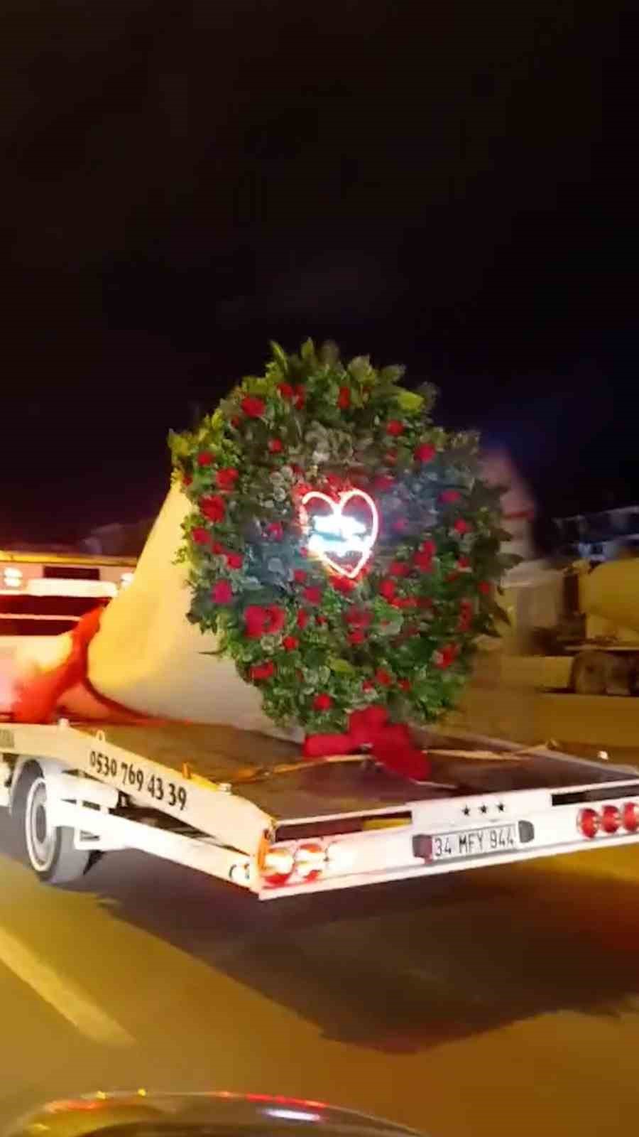 boluda-oto-kurtaricidan-gorulmemis-evlilik-teklifi