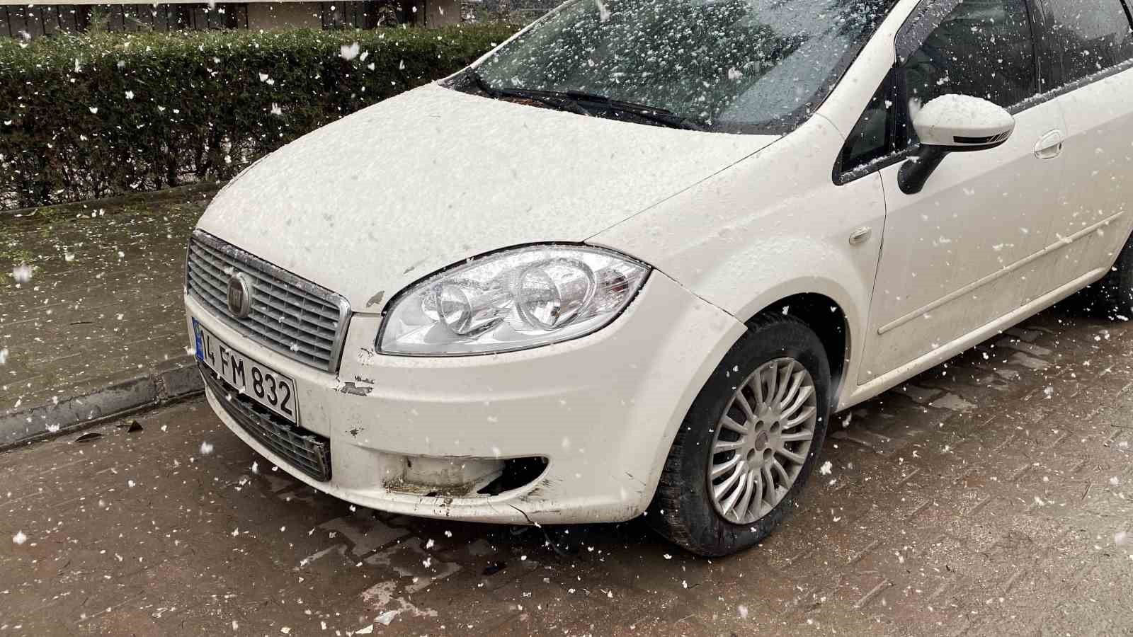 boluda-ters-yonden-gelen-motosiklet-2-otomobile-carpti