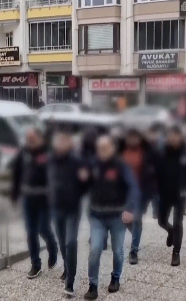 corum-merkezli-dolandiricilik-operasyonunda-6-tutuklama