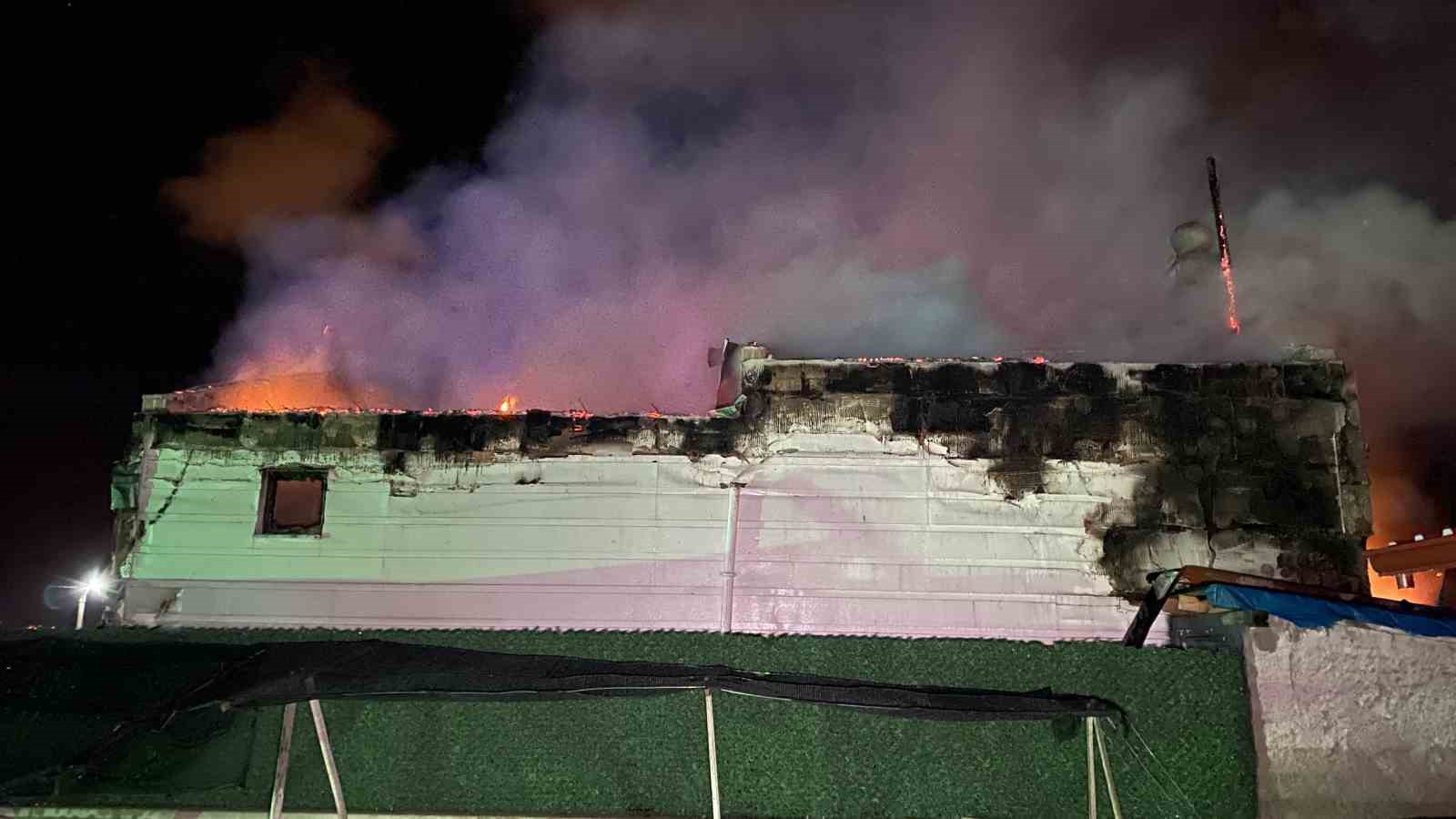 corumda-bag-evi-alevlere-teslim-oldu