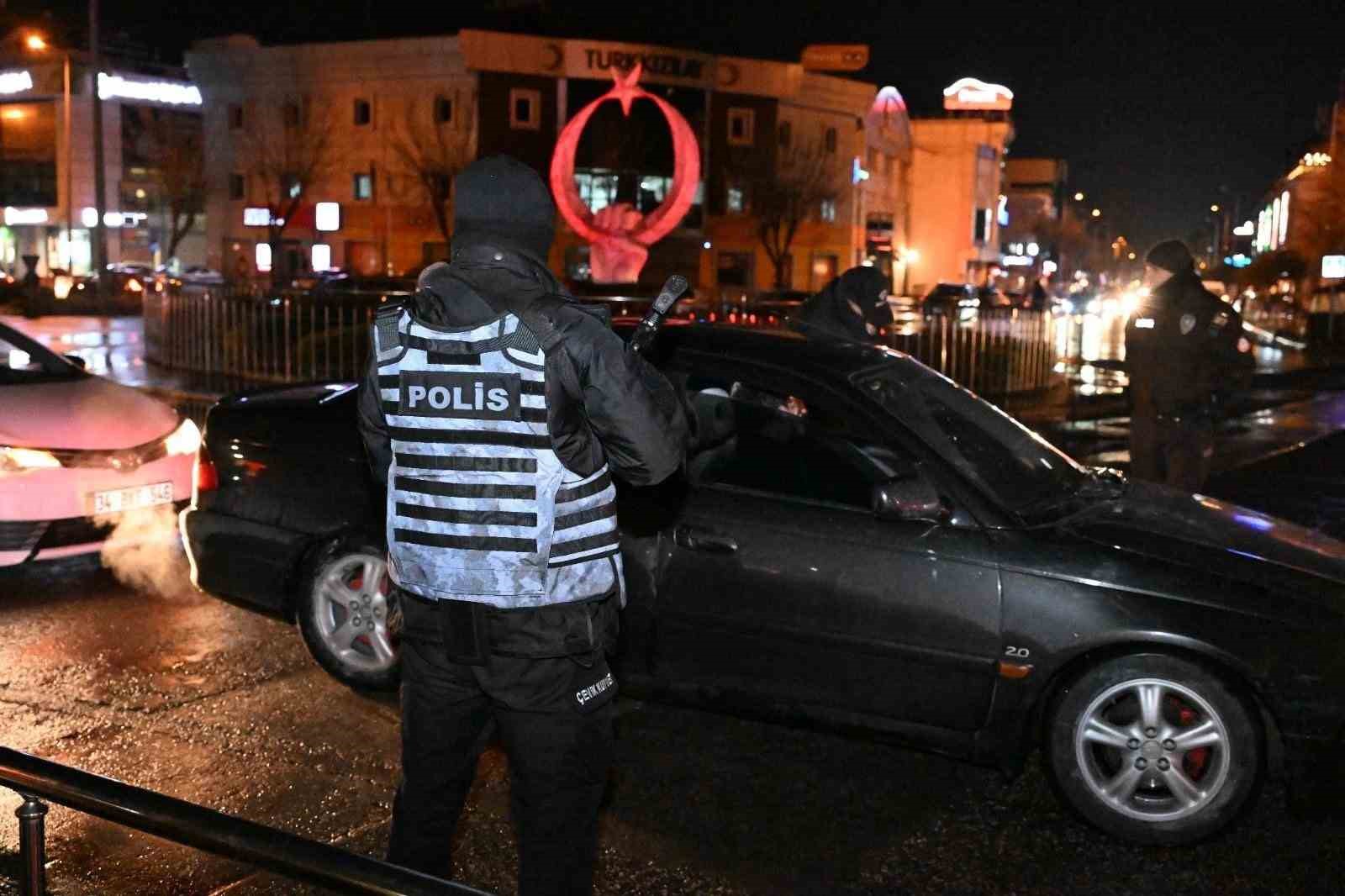 duzcede-denetimde-4-bin-159-kisi-sorgulandi