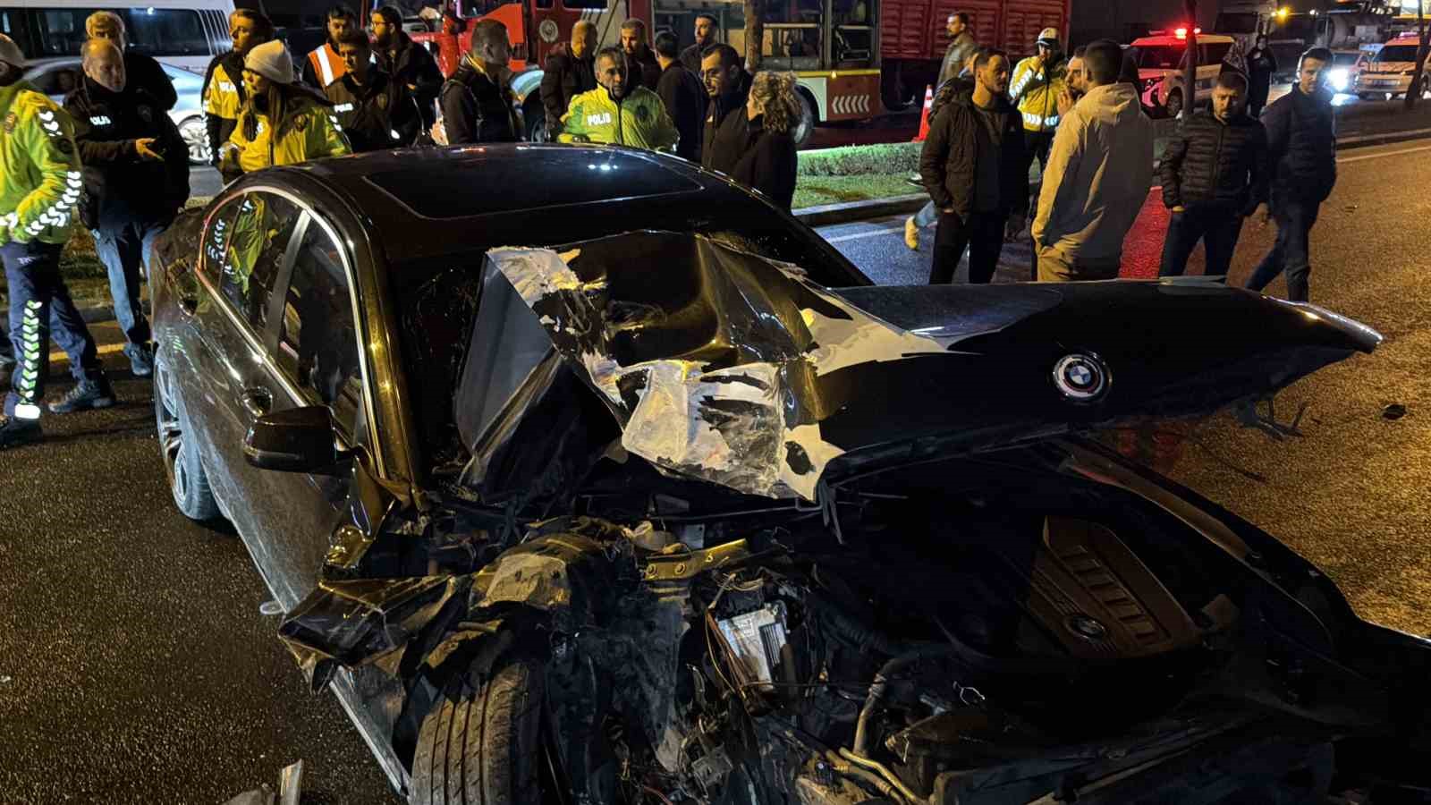 duzcede-otomobil-halk-otobusu-ile-carpisti-5-yarali