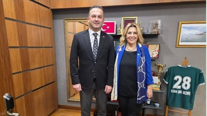 giresunda-chpli-belediye-baskani-ve-il-genel-meclis-uyesinin-taciz-skandallarina-chpli-vekilin-tavri-sasirtti