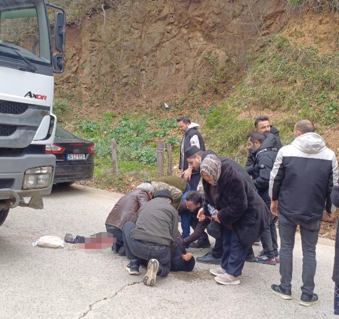 hafriyat-kamyonu-cenaze-torenine-katilan-kadina-carpti