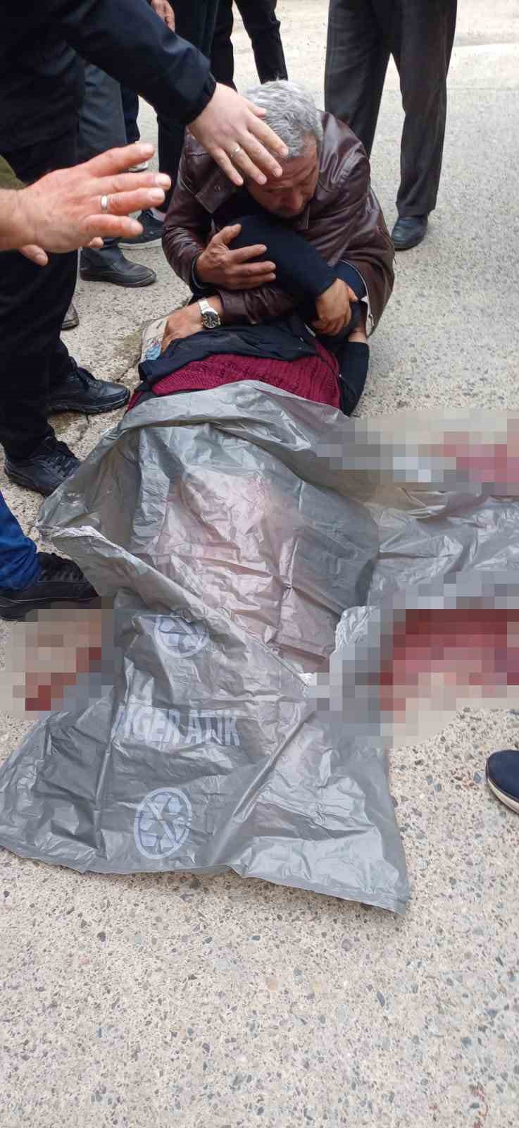 hafriyat-kamyonu-cenaze-torenine-katilan-kadina-carpti