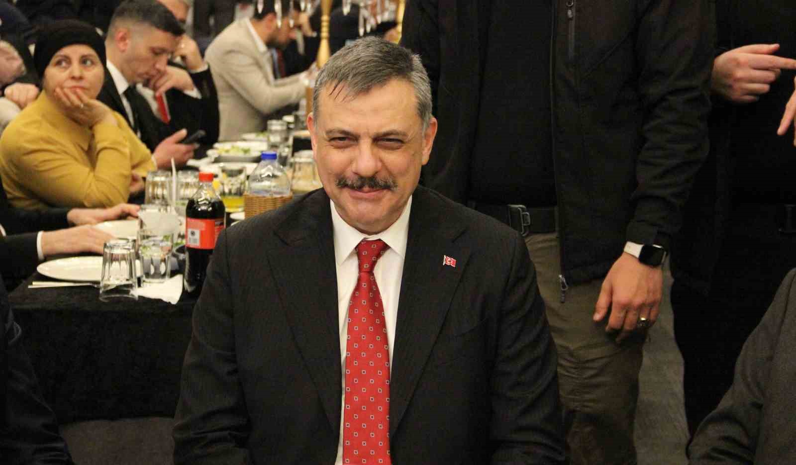 icisleri-bakani-mustafa-ciftci-corumda-nikah-sahidi-oldu