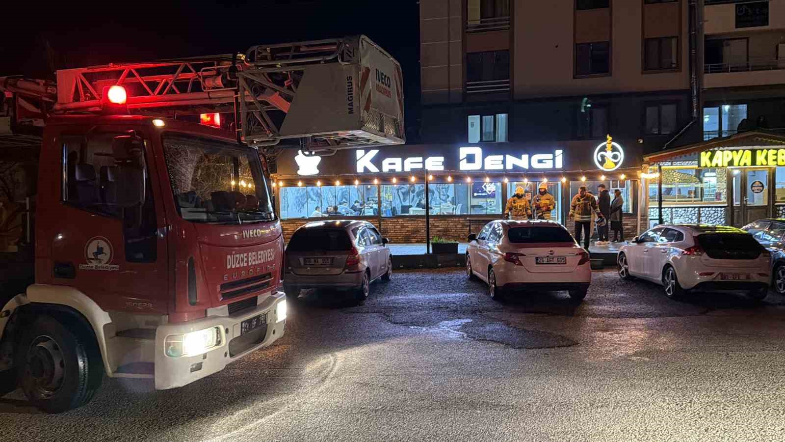 kafenin-mutfaginda-yanan-yag-itfaiyeyi-harekete-gecirdi