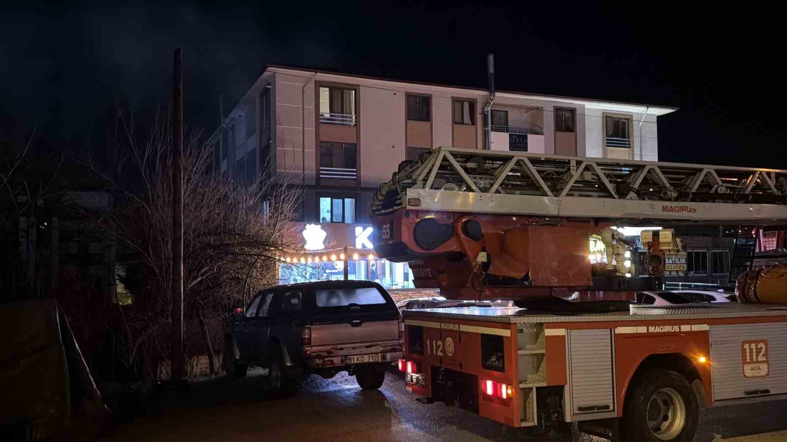 kafenin-mutfaginda-yanan-yag-itfaiyeyi-harekete-gecirdi