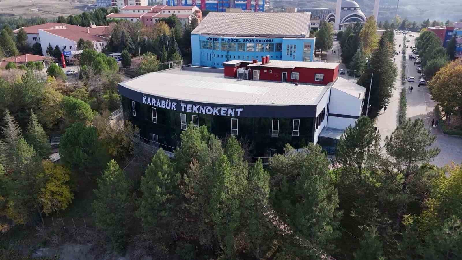 karabukten-4-ulkeye-saglik-yazilimi-ihraci