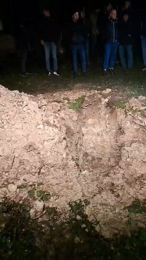 mezarliga-gomulen-esrarengiz-paket-mahalleliyi-ayaga-kaldirdi