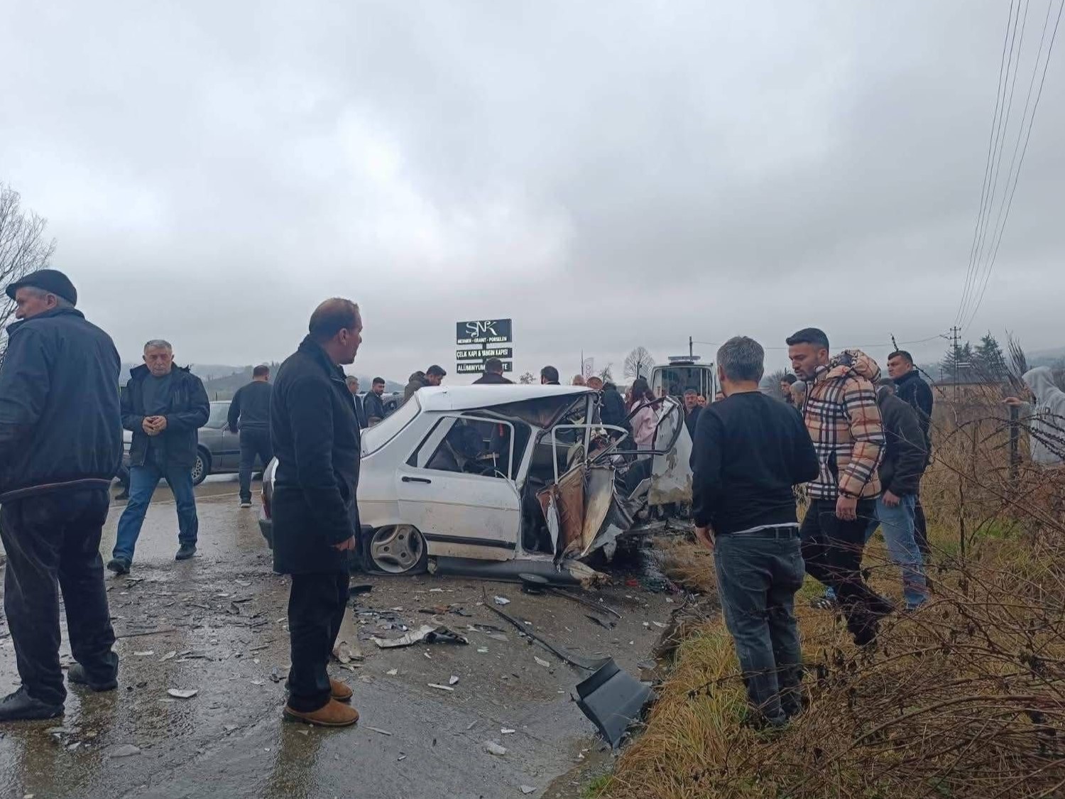 orduda-iki-otomobil-carpisti-2-yarali