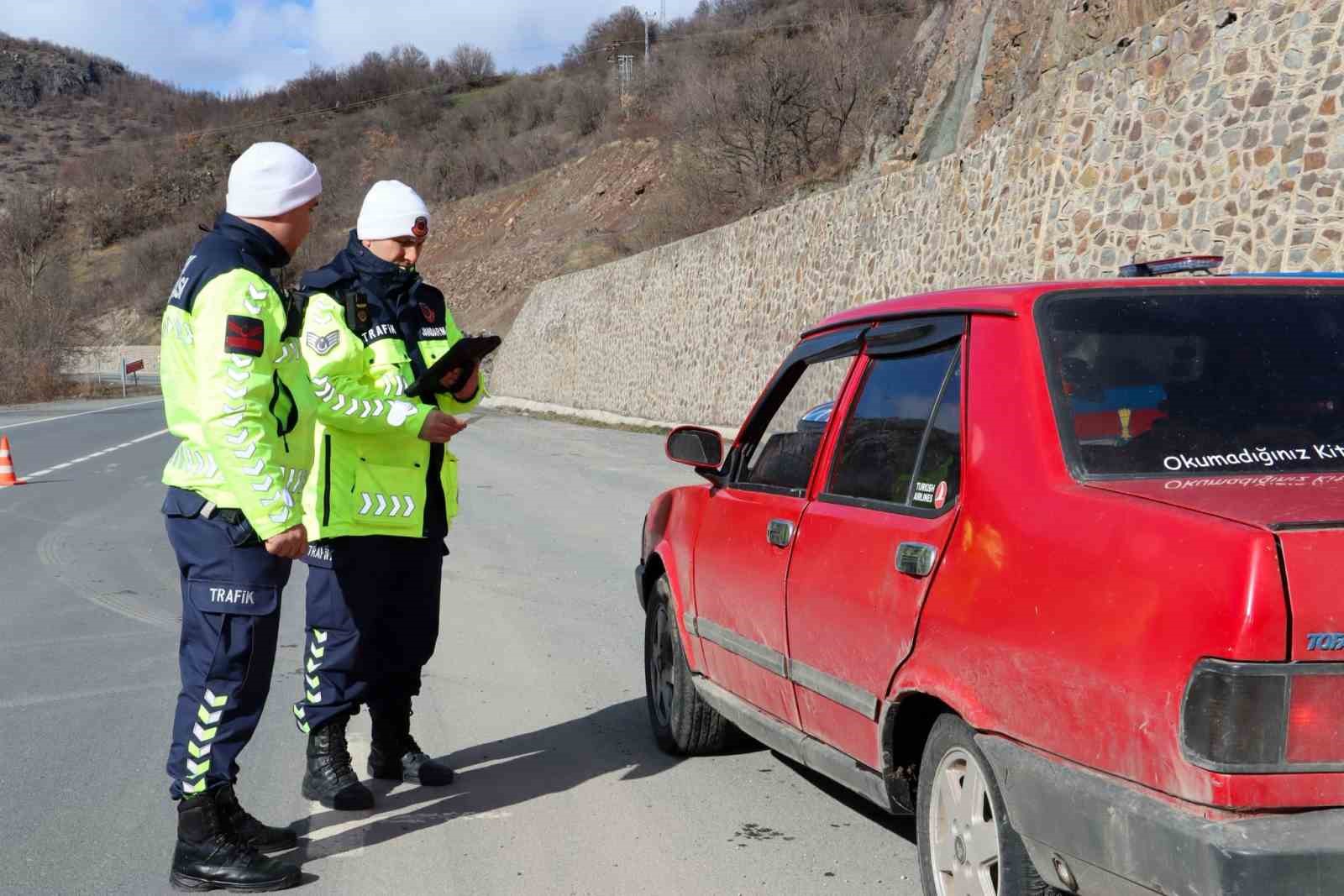 orduda-jandarma-aranmasi-bulunan-53-supheliyi-yakaladi-26si-tutuklandi