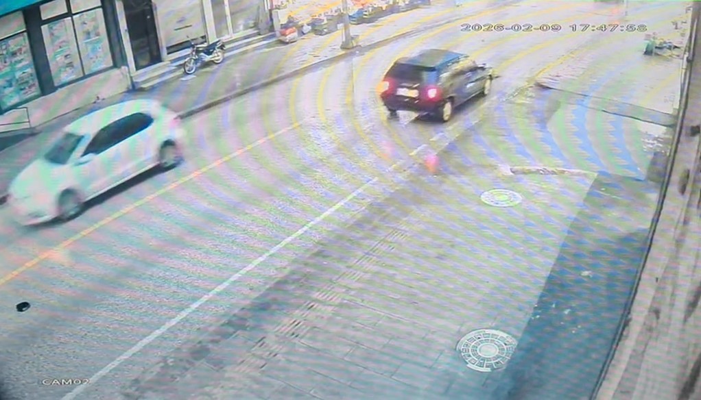 orduda-otomobilin-carptigi-yasli-adam-hayatini-kaybetti-kaza-ani-kamerada