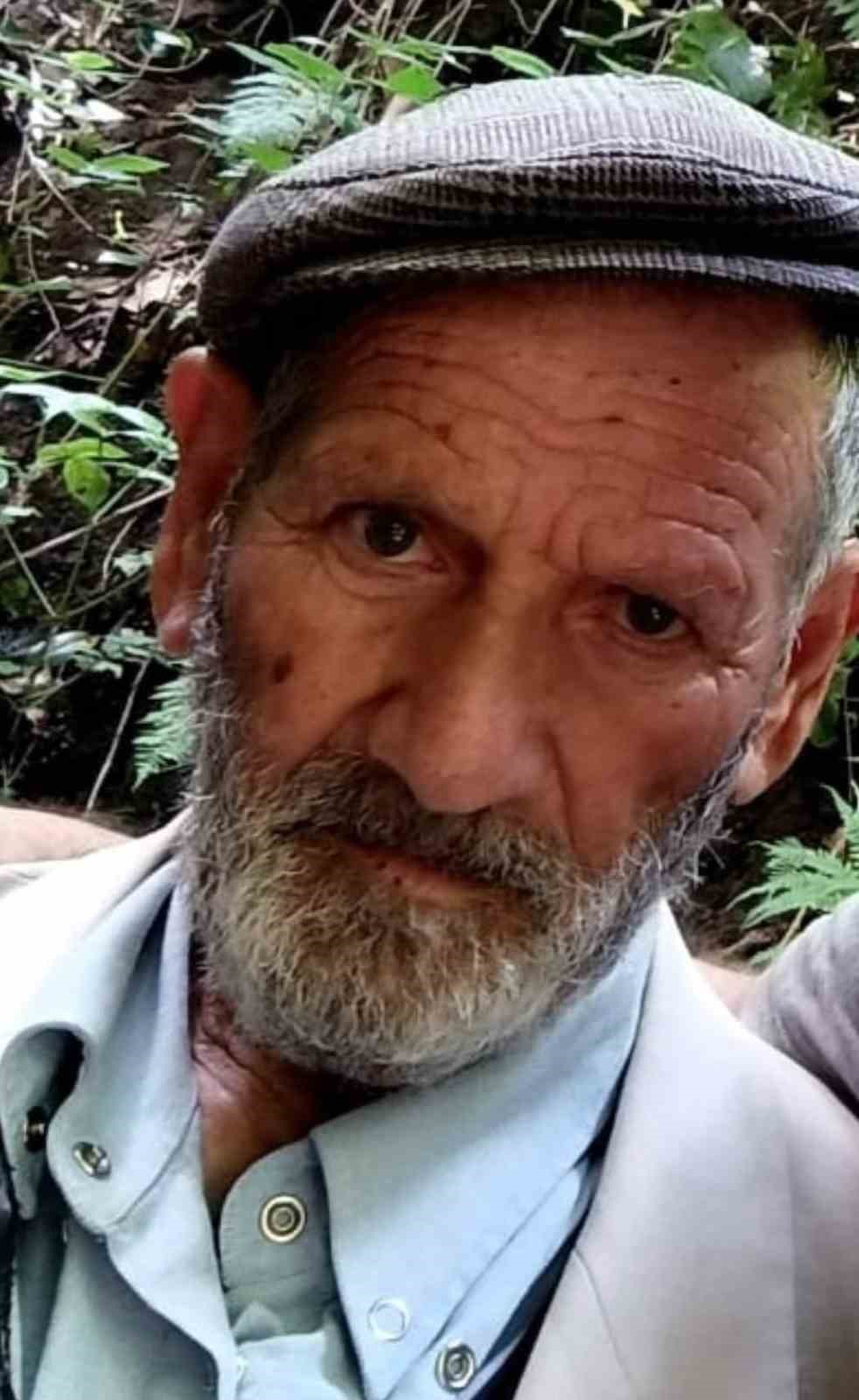 orduda-otomobilin-carptigi-yasli-adam-hayatini-kaybetti-kaza-ani-kamerada