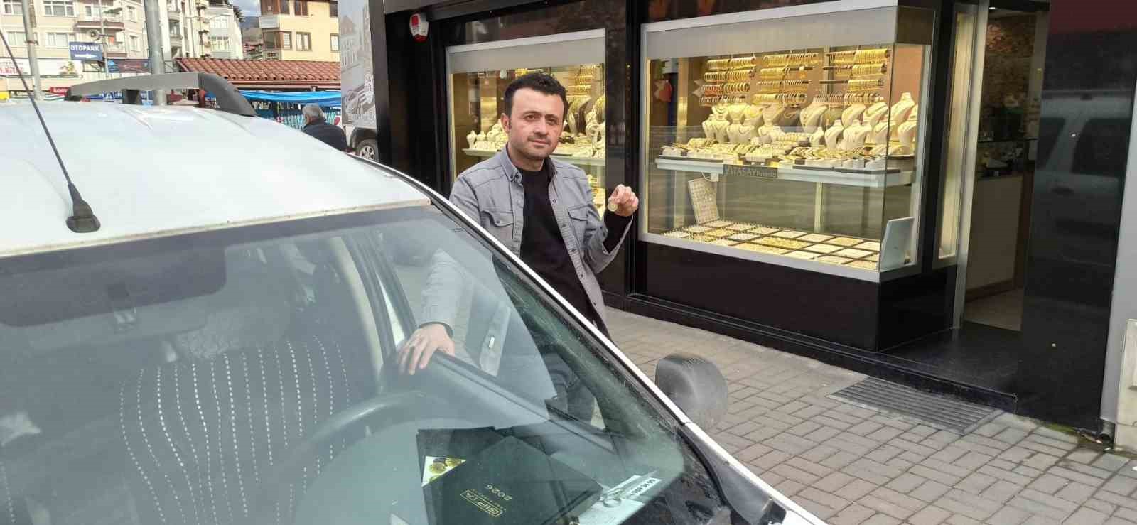 otomobilini-50-gram-altin-karsiliginda-satisa-cikardi