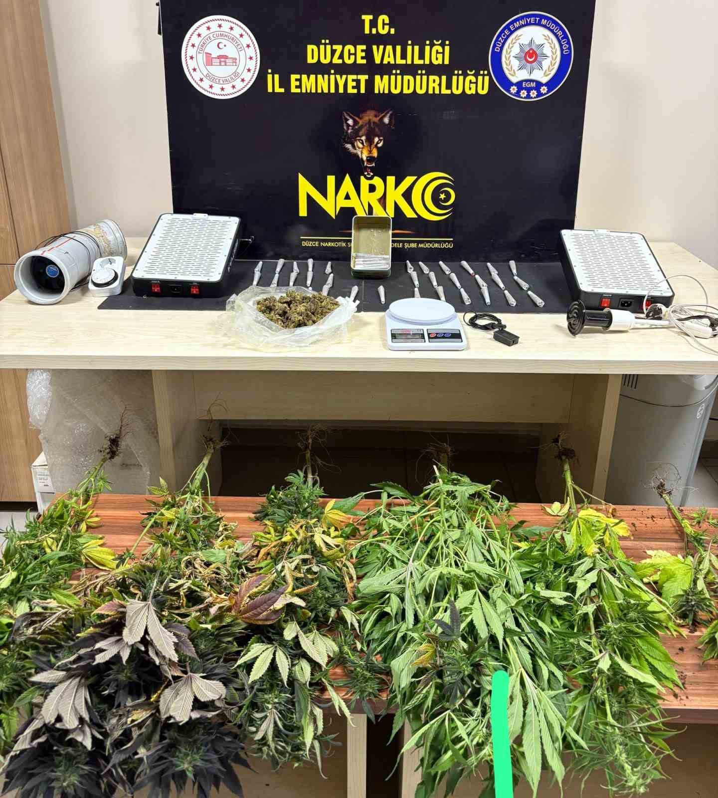 ozel-duzenekle-uyusturucu-yetistirilen-eve-polis-baskini