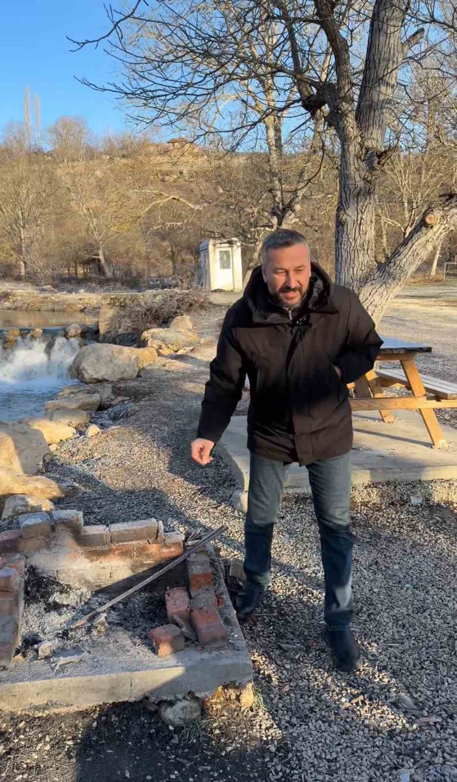 parklardan-sonra-mesire-alanina-da-zarar-verdiler