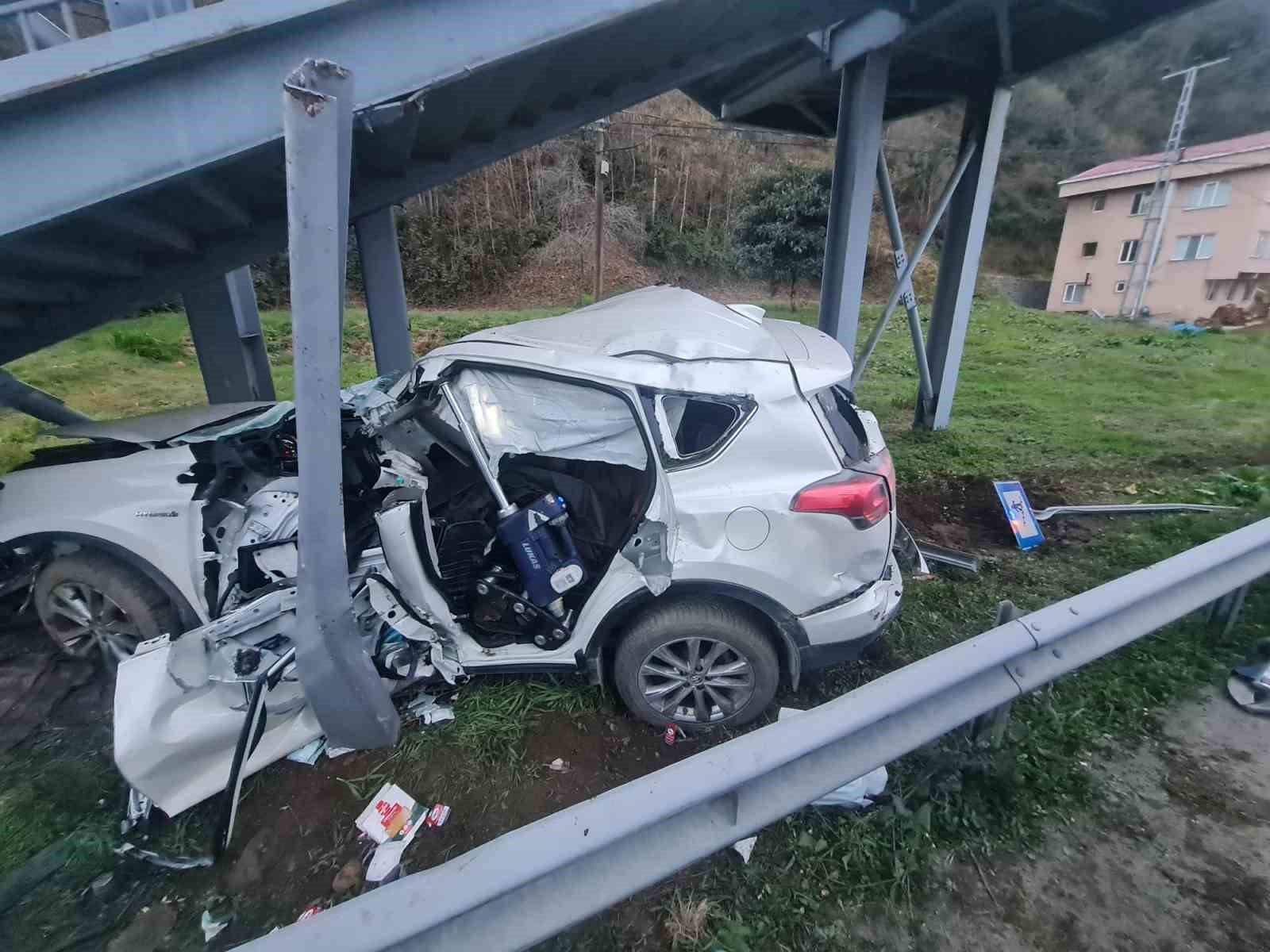 rizede-feci-kaza-1-olu-1-agir-yarali