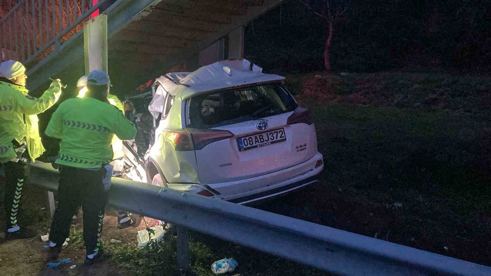 rizede-feci-kaza-1-olu-1-agir-yarali