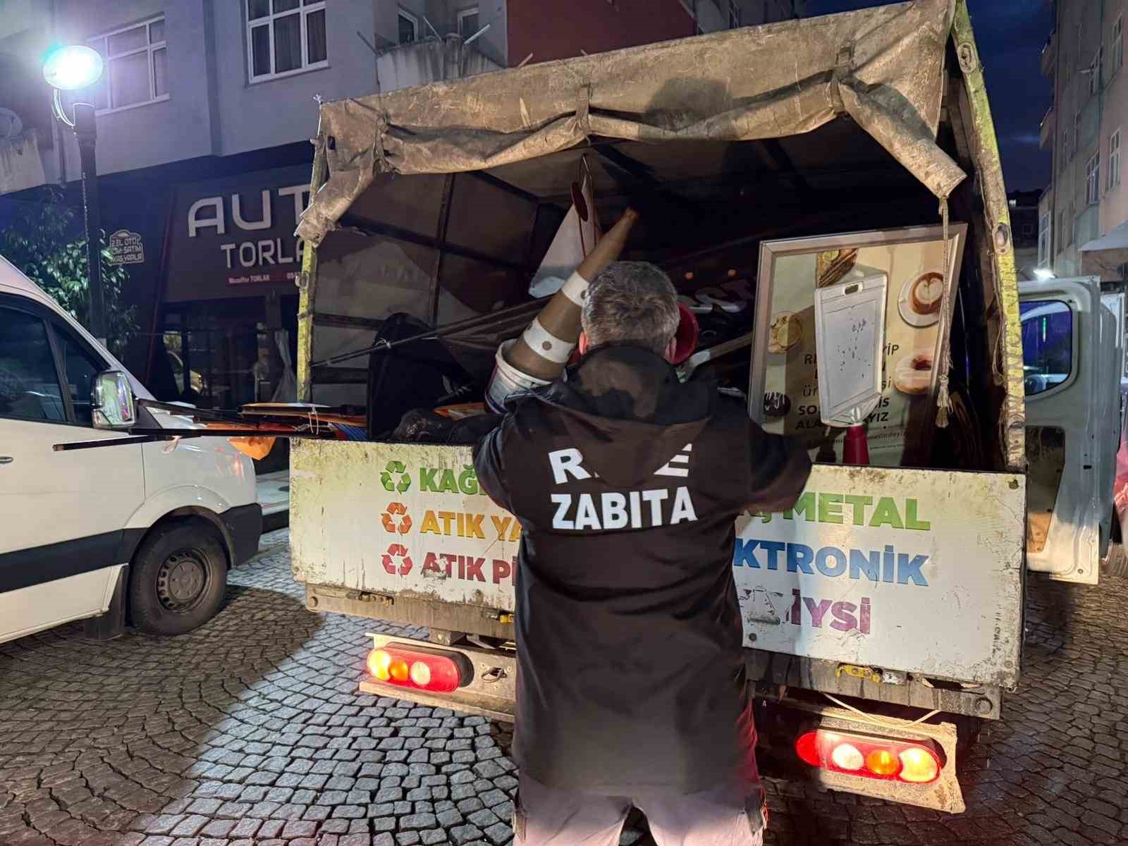 rizede-kaldirim-isgallerine-yonelik-reklam-operasyonu