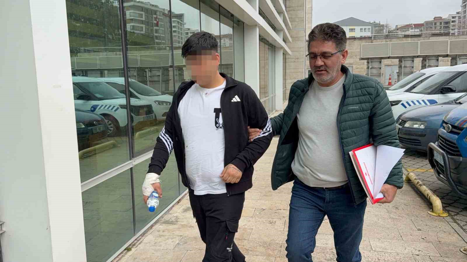 samsunda-bicakli-kavga-3-yarali