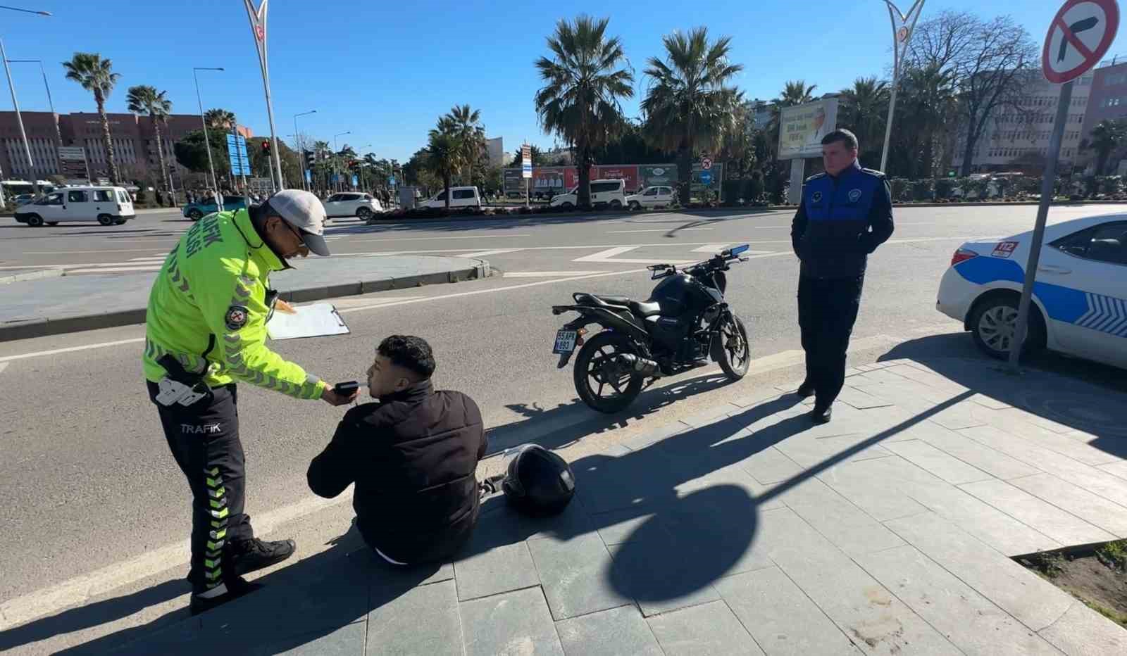 samsunda-devrilen-motosikletin-surucusu-yaralandi