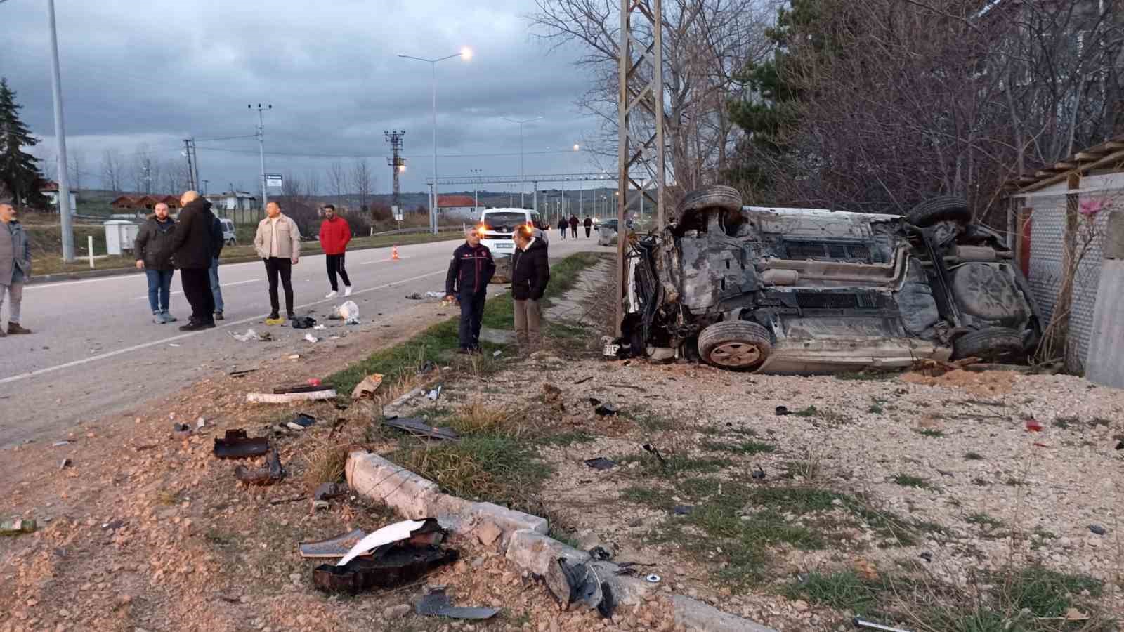 samsunda-otomobil-takla-atti-2-yarali