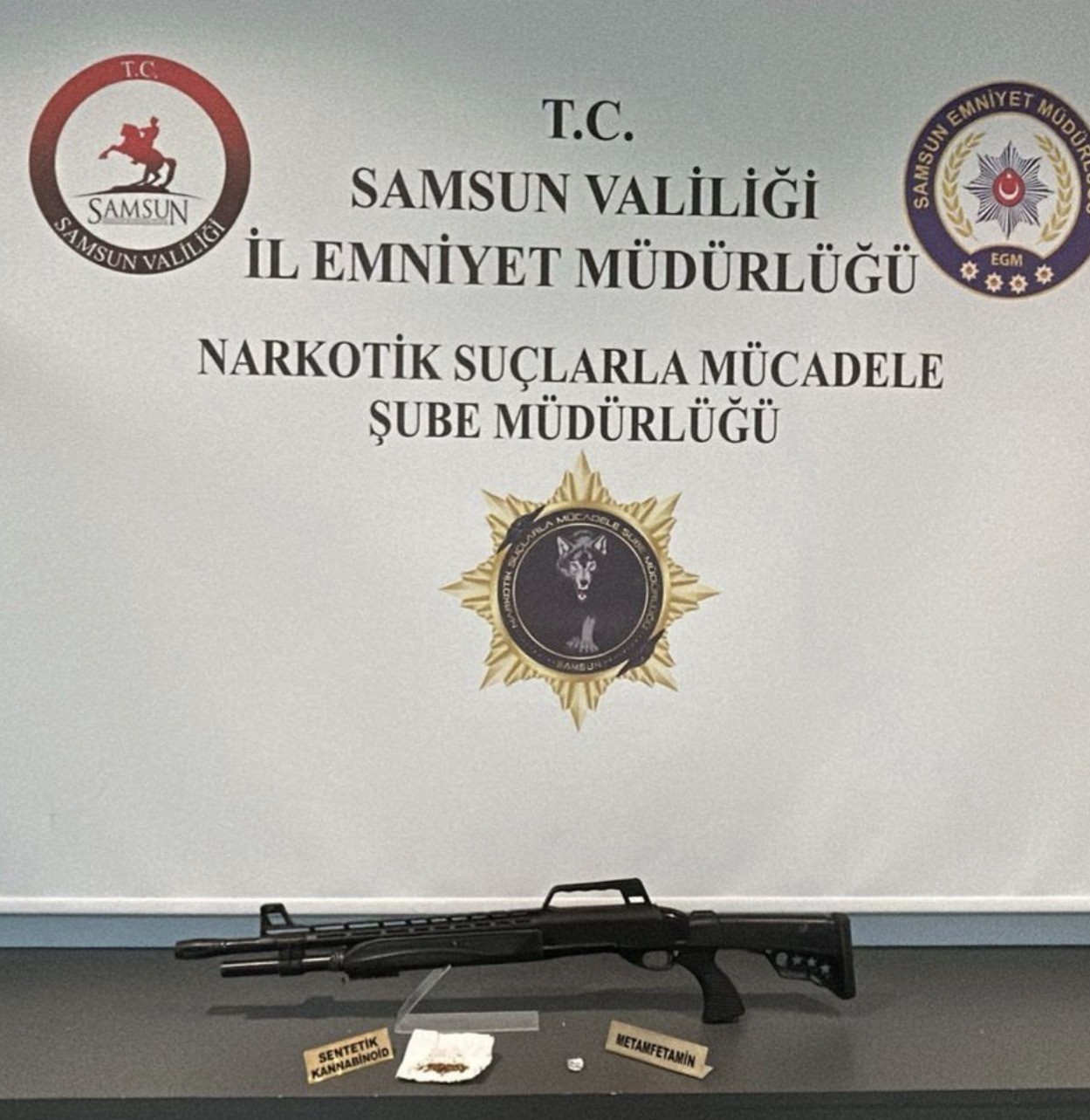 samsunda-zehir-tacirlerine-darbe-7-gozalti