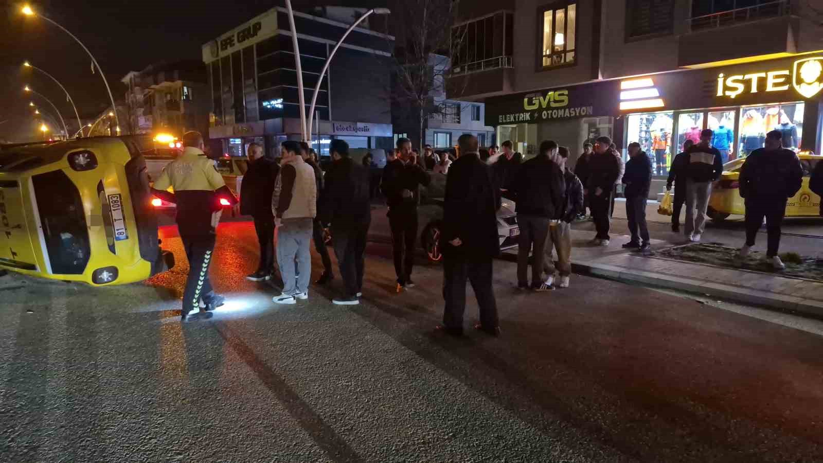 sikisan-trafikte-kontrolden-cikan-taksi-yan-yatti