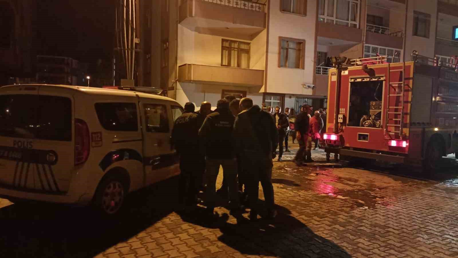 sinopta-4-katli-binanin-odunlugunda-yangin