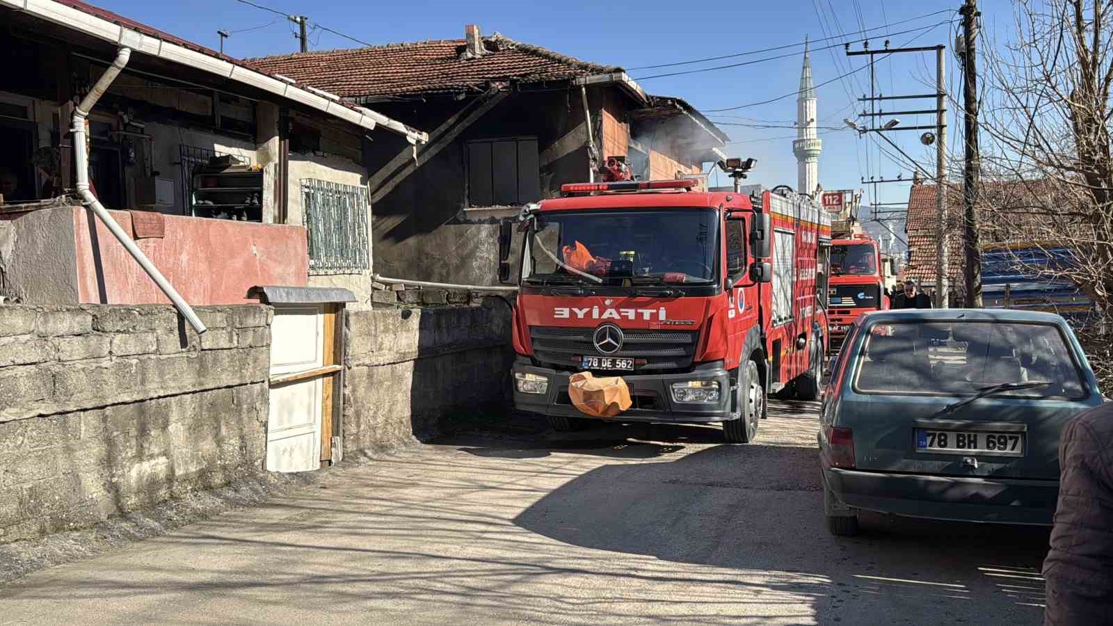 tek-katli-evde-cikan-yangin-sonduruldu