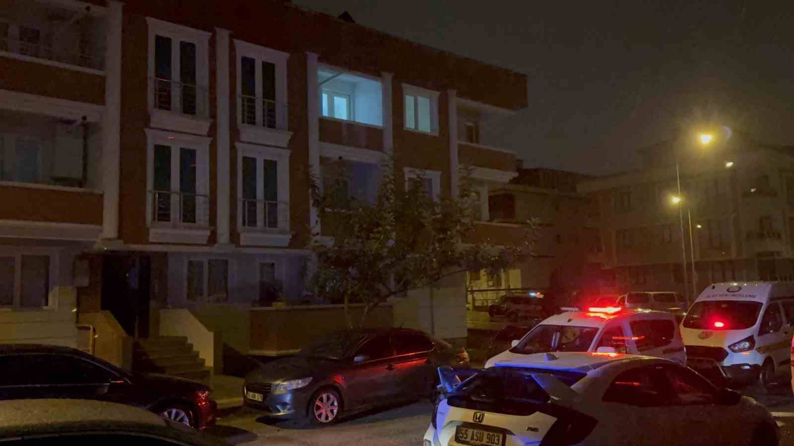 telefonla-yuksel-sesle-konusma-kavgasinda-ablasini-bicaklayip-balkondan-atladi