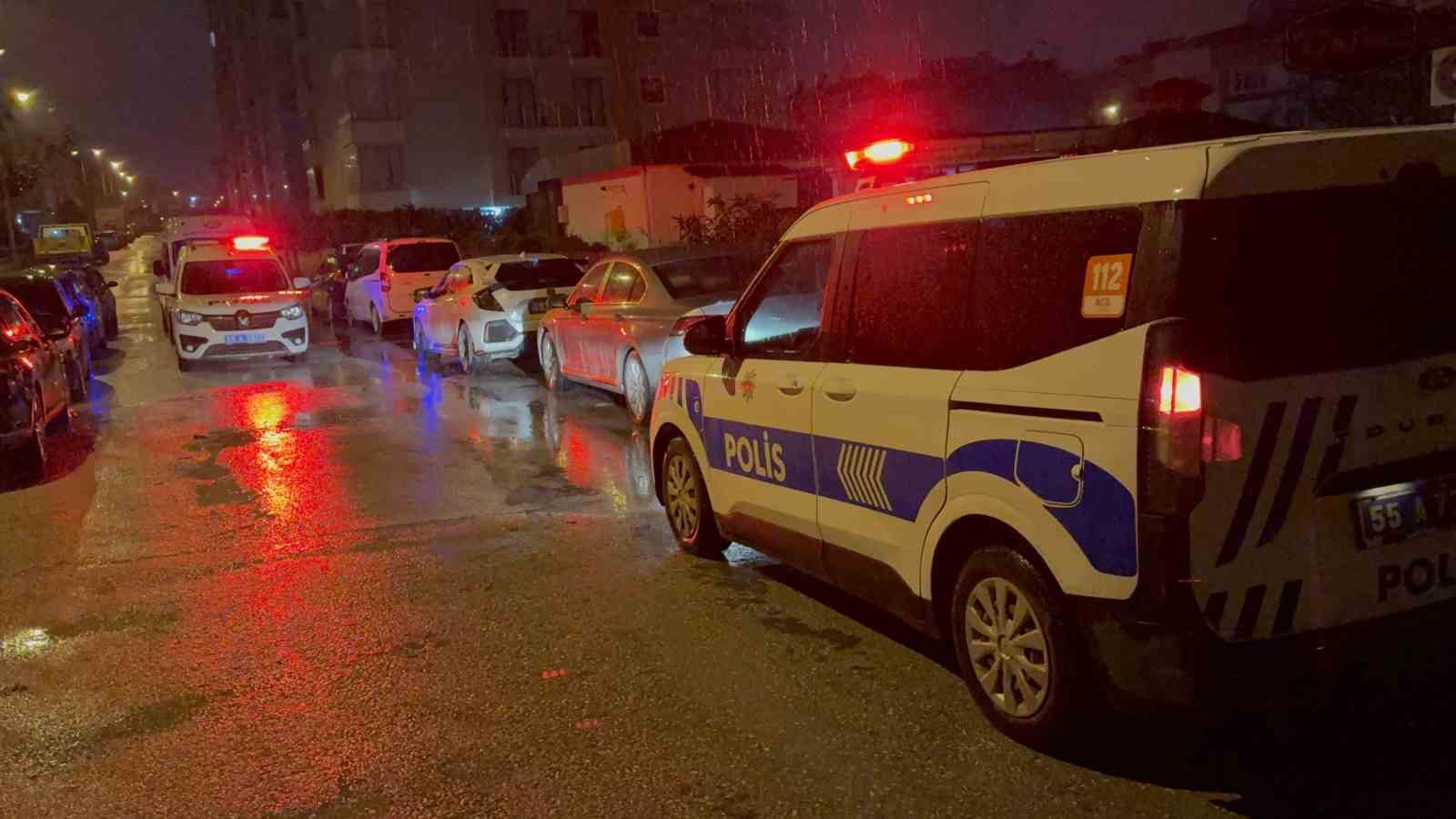 telefonla-yuksel-sesle-konusma-kavgasinda-ablasini-bicaklayip-balkondan-atladi