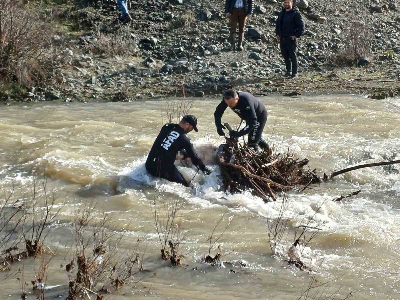 tokatta-kaybolan-kadin-dere-yataginda-olu-bulundu