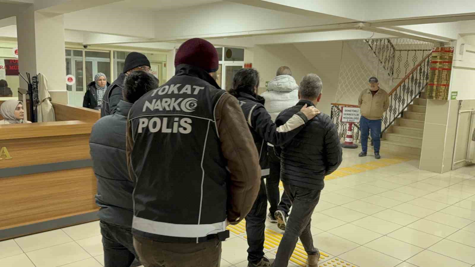 tokatta-rekor-miktarda-sentetik-ecza-ele-gecirildi-3-supheli-tutuklandi