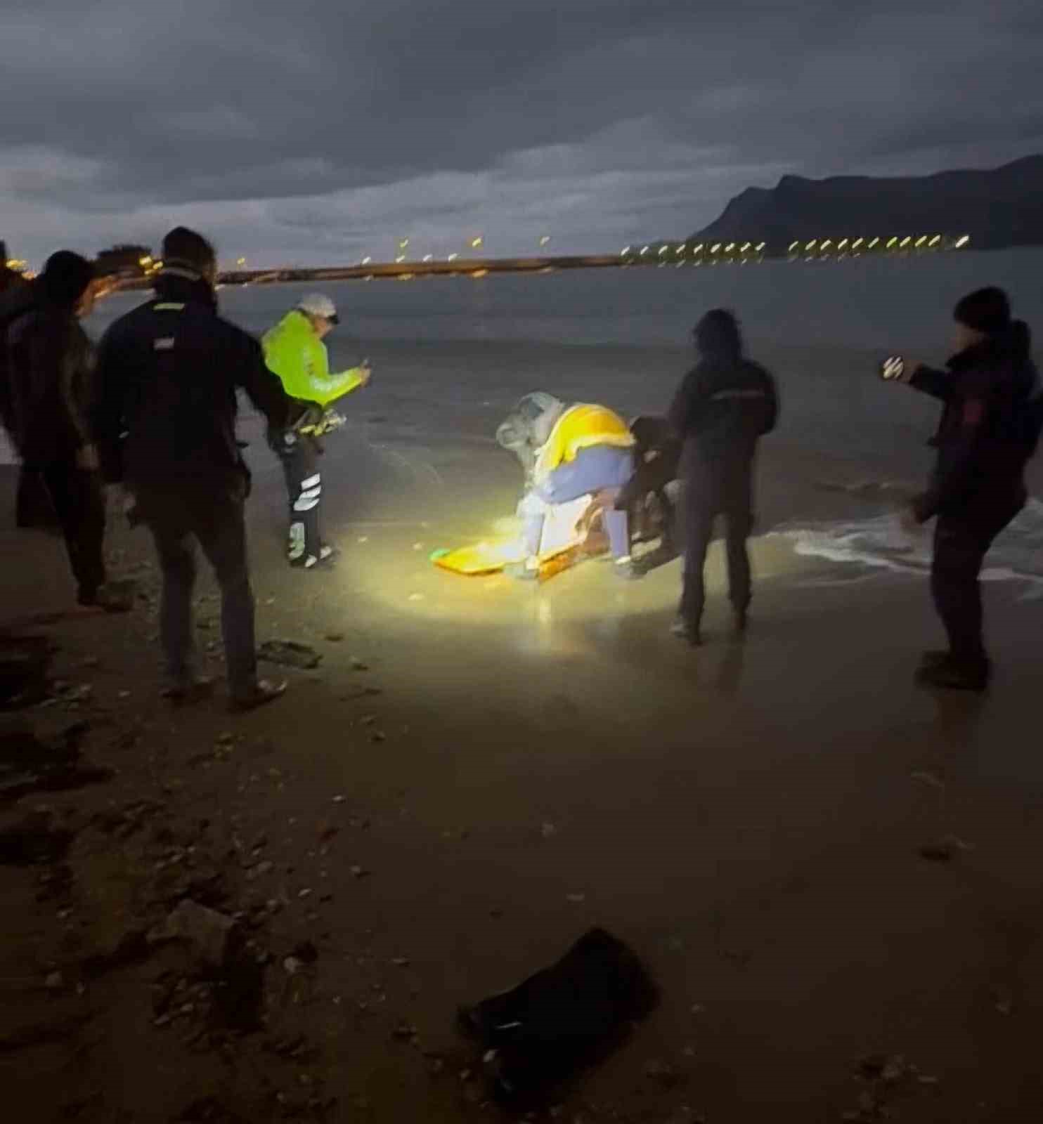 universite-ogrencisinin-cansiz-bedeni-denizde-bulundu