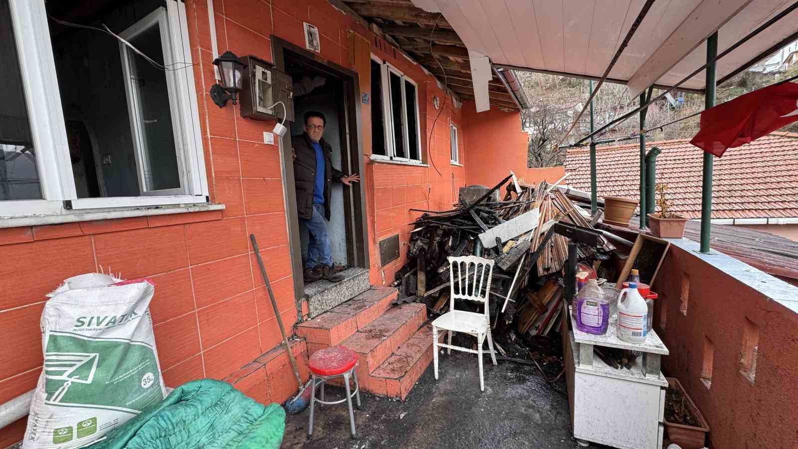 yangin-magduru-engelli-vatandas-yardim-bekliyor-igneden-iplige-her-seyim-yandi