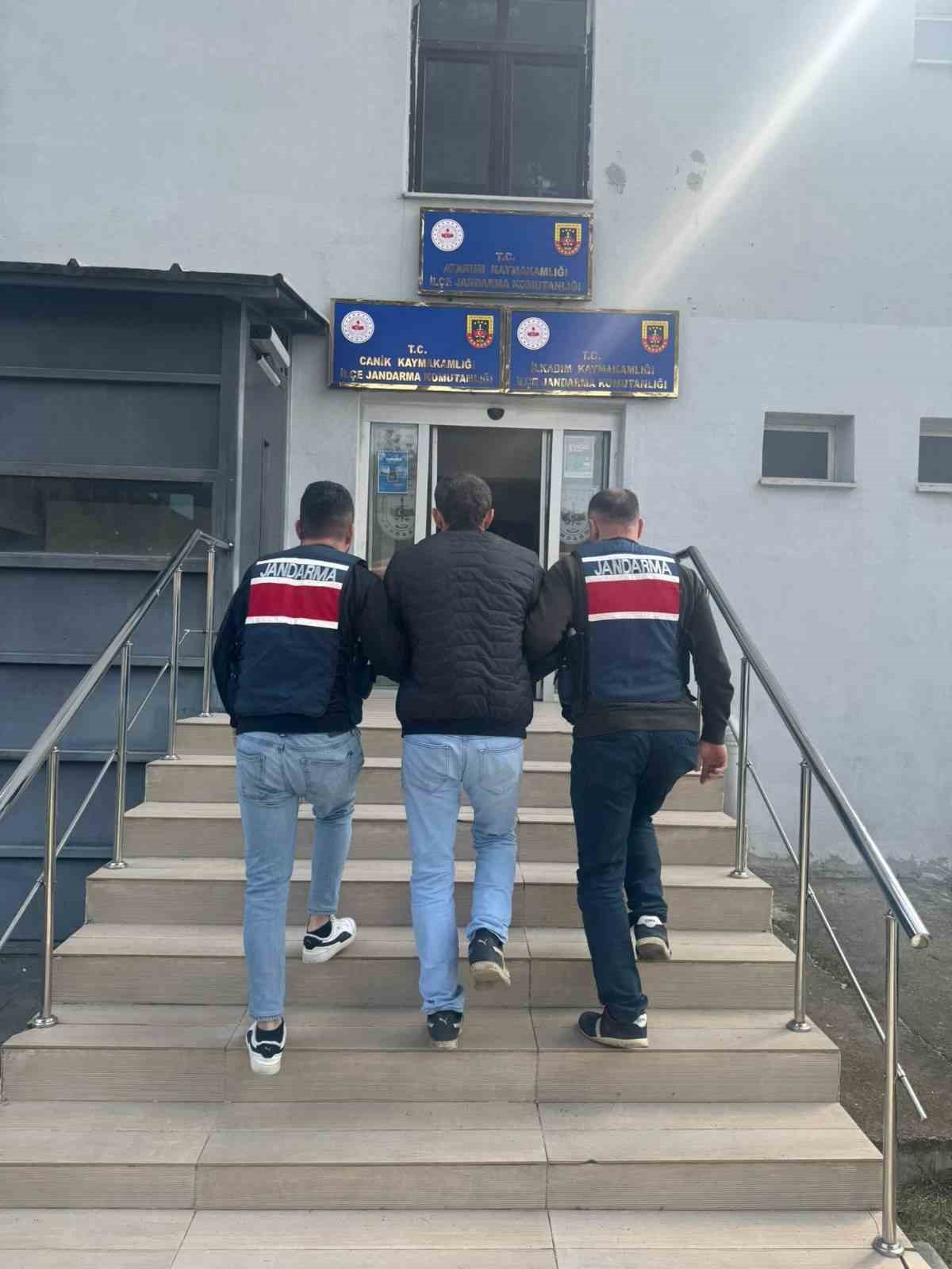 22-yil-hapis-cezasi-bulunan-firari-saklandigi-evde-yakalandi