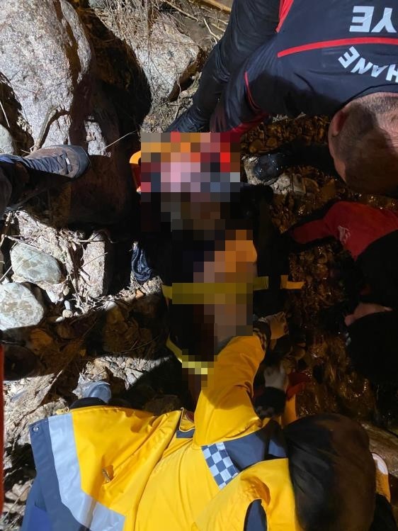 alzheimer-hastasi-yasli-adam-harsit-cayinda-olu-bulundu