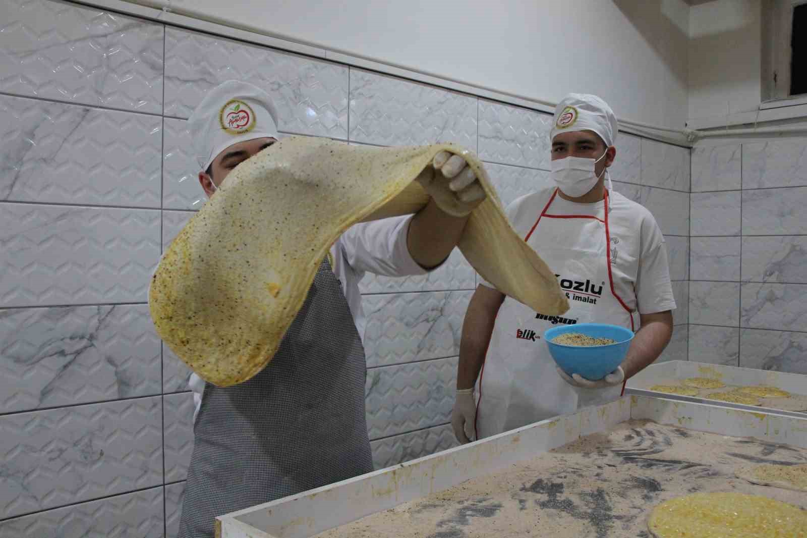 amasyada-ramazan-pideleri-meslek-liselilerden