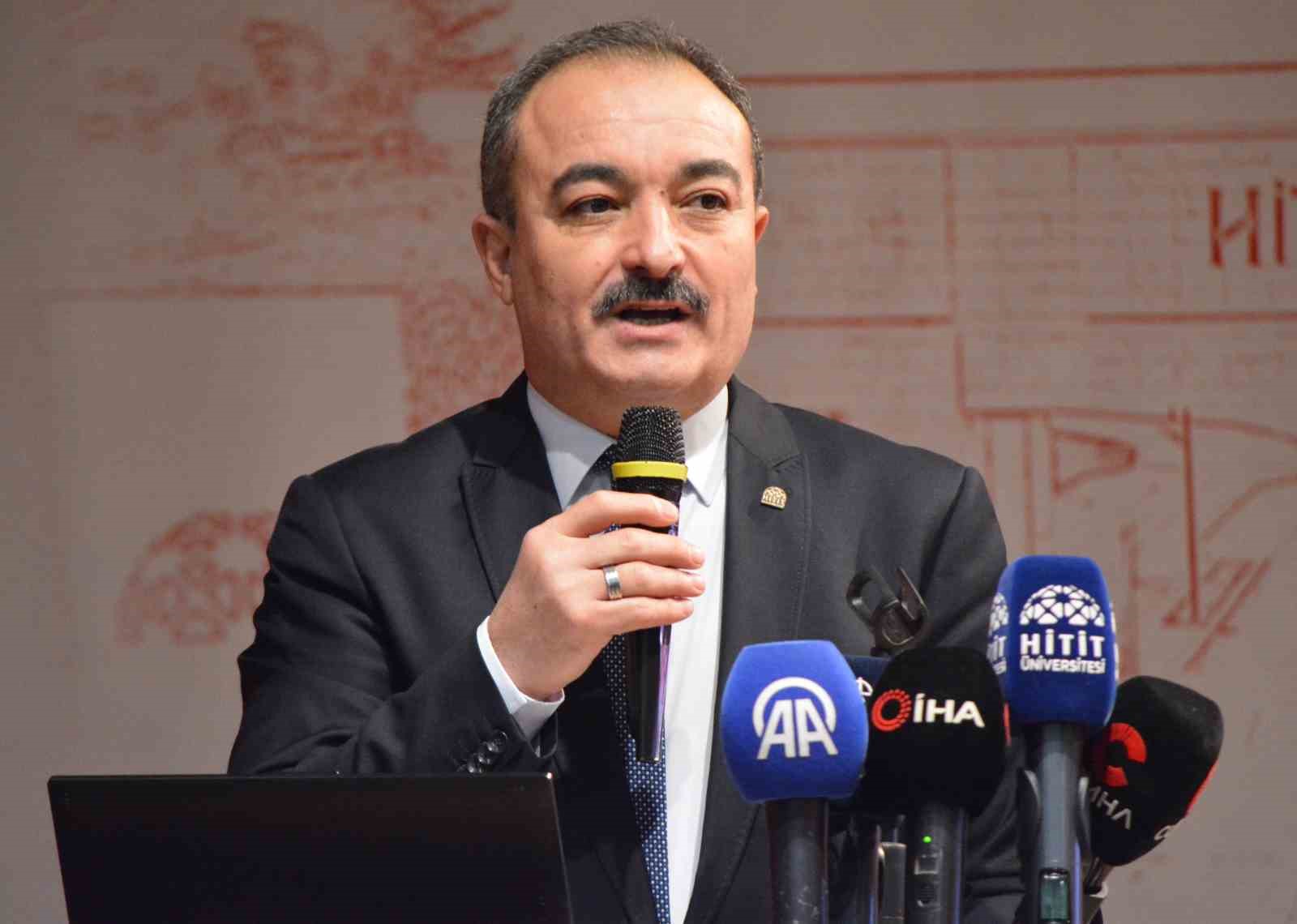 astronot-alper-gezeravci-universite-ogrencileriyle-bulustu