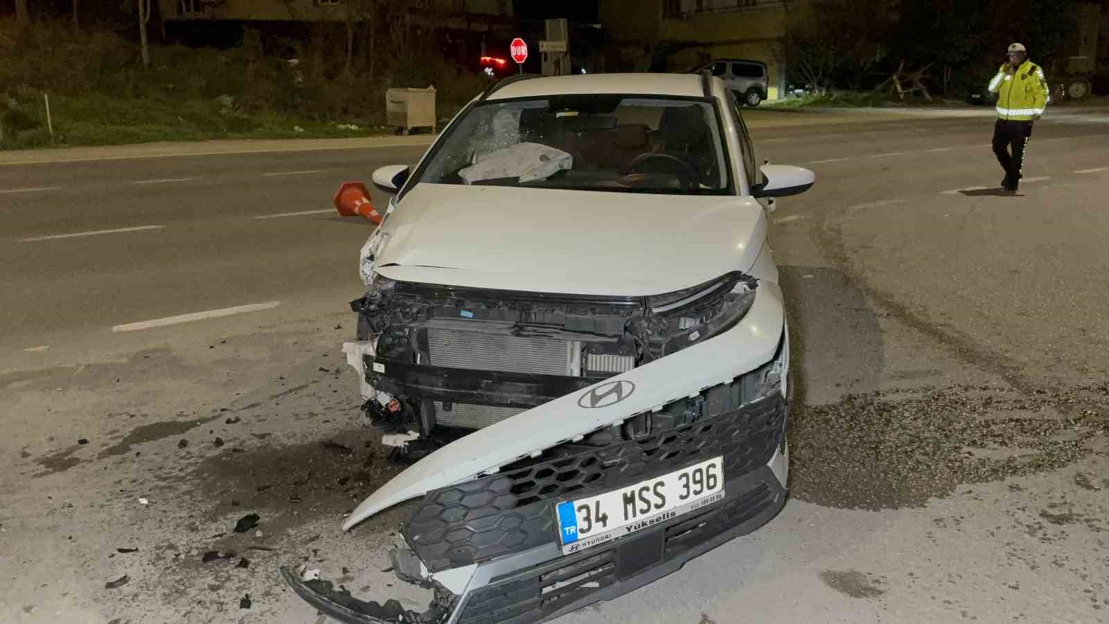 ayni-kavsakta-9-yil-sonra-yine-kaza-yapti-2-yarali