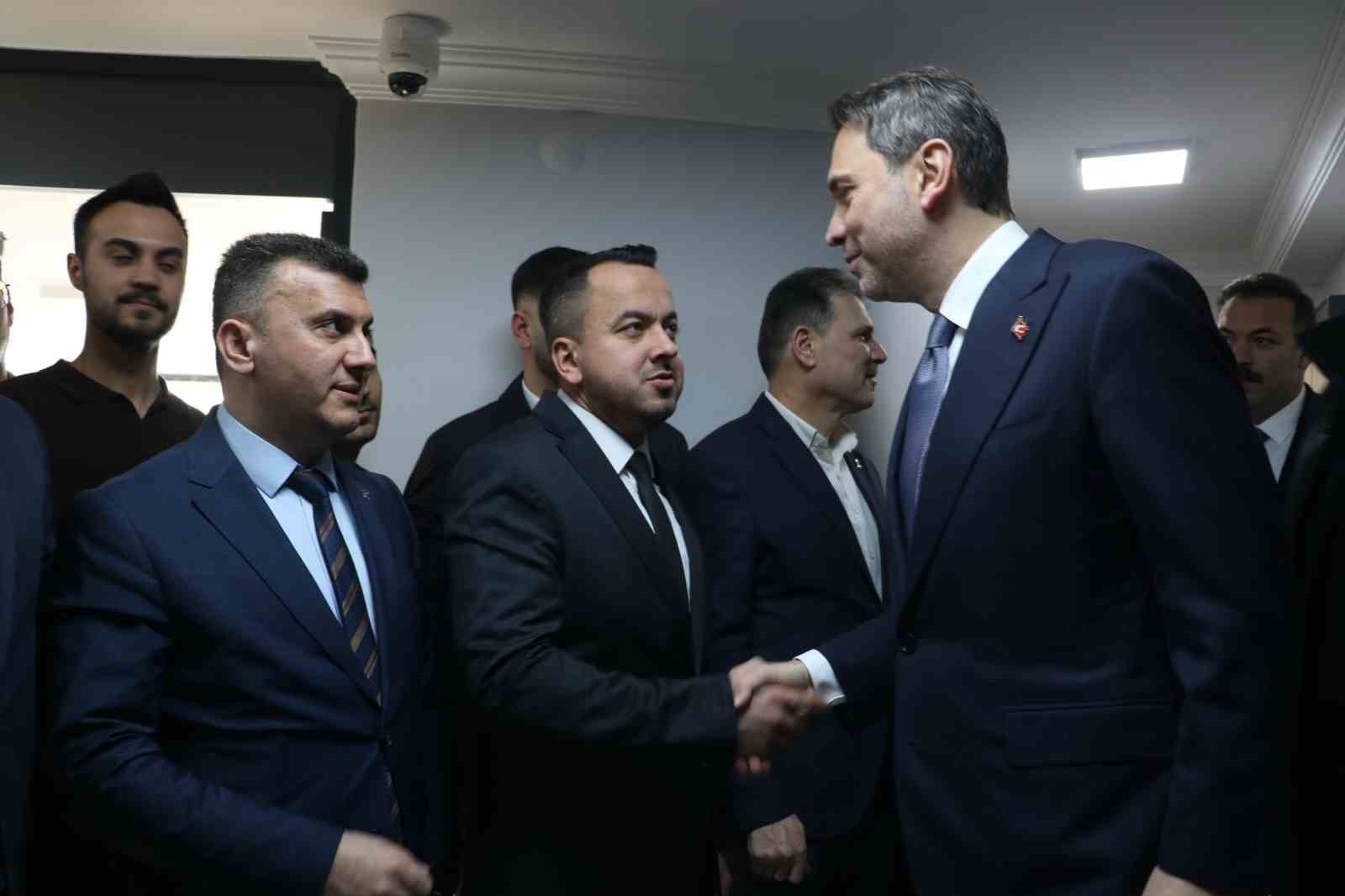 bakan-bayraktar-dogalgaz-uretimi-2028de-4-katina-cikacak-ve-17-milyon-hanenin-ihtiyacini-kendi-gazimiz-ile-karsilamis-olacagiz